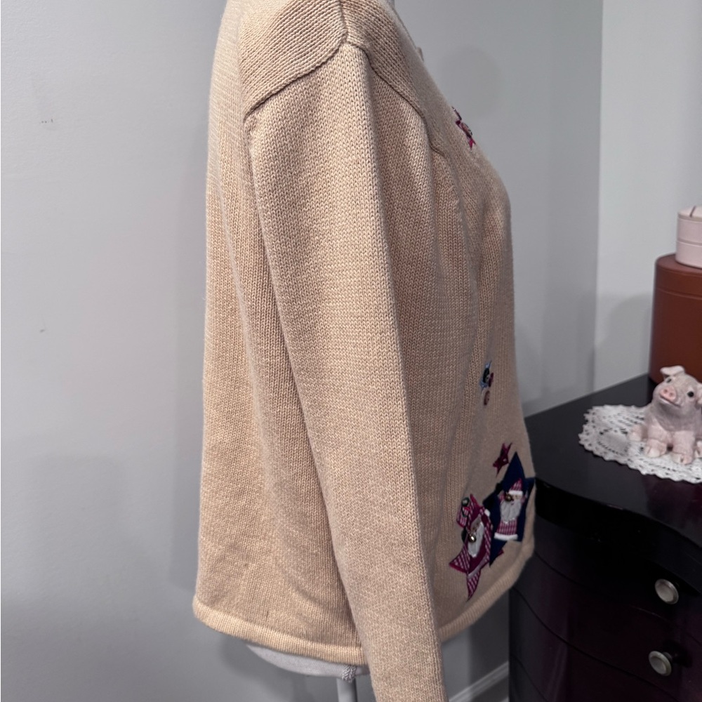 Vintage Christian Festive Beige Sweater with Star Accents - Picture 3 of 8